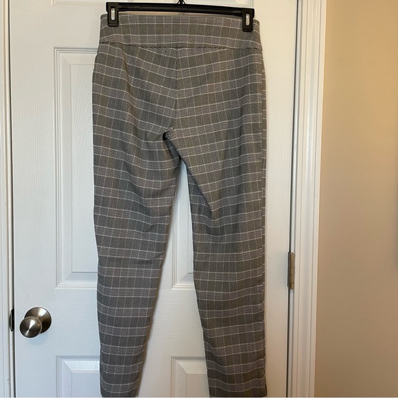 Zac & Rachel black/white pull in lightweight pant, size 6, excellent condition - Picture 2 of 4